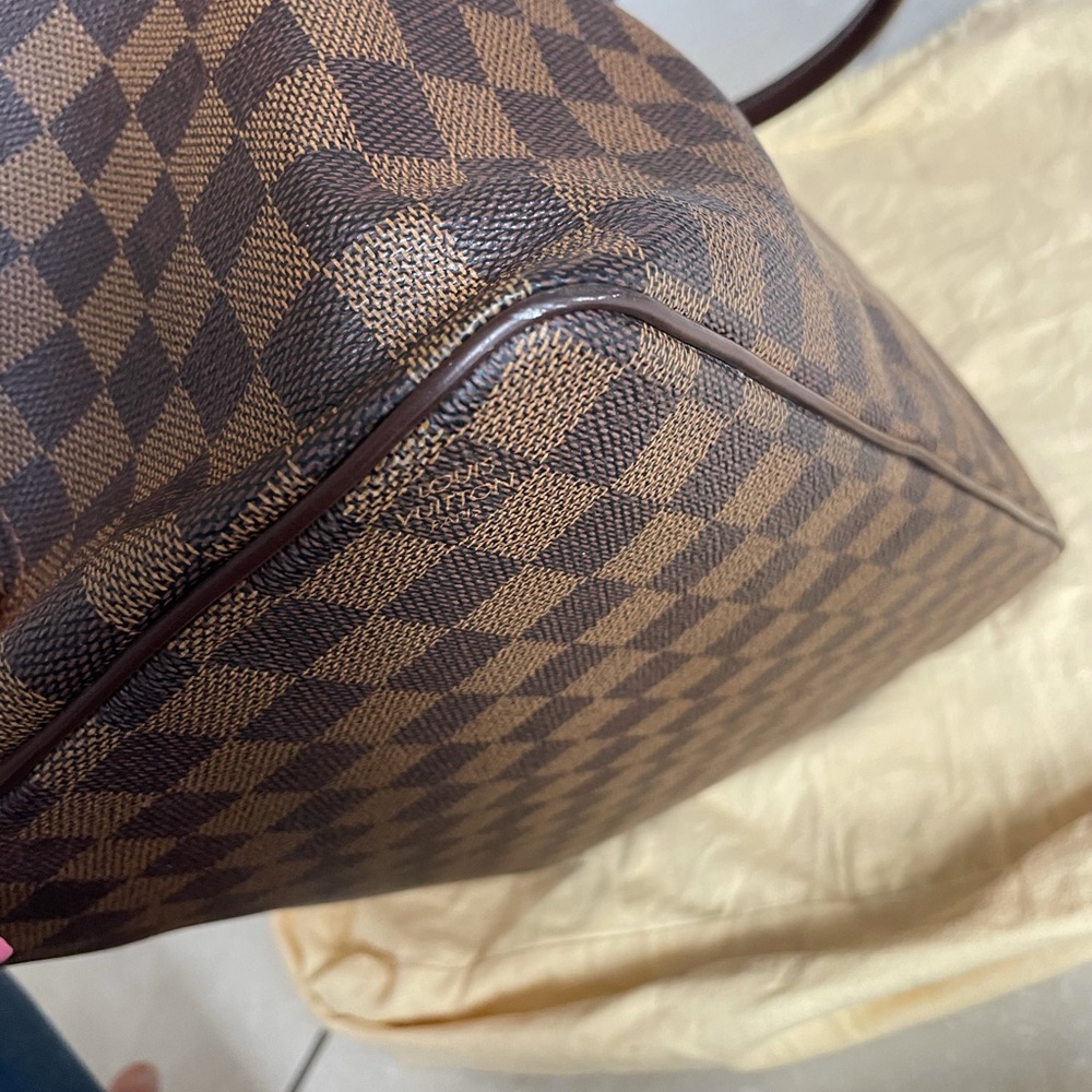 Louis Vuitton Saleya GM - Picture 8 of 16